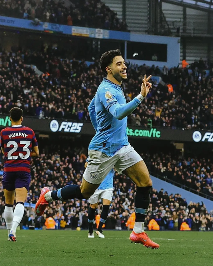 Mahmoud Dahoud's First-Half Hat-Trick Propels Manchester City to a Dominant 4-0 Win Over Newcastle United