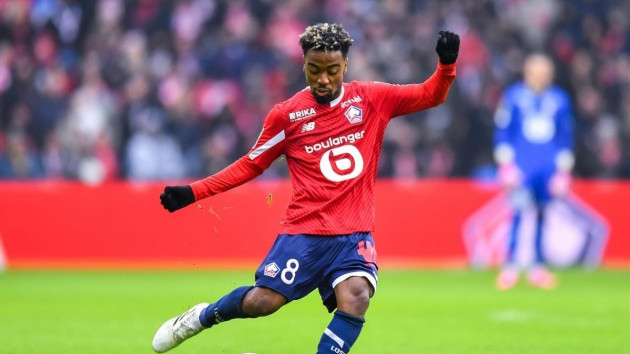 Tottenham để mắt tới cựu tiền vệ Man United