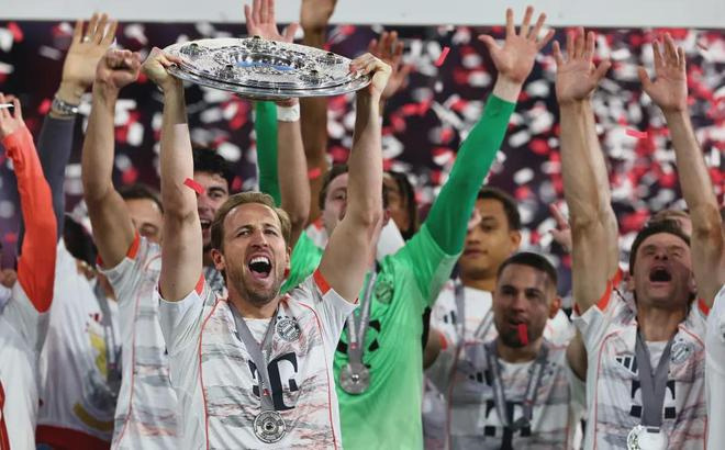 Bayern Munich 2-0 Monchengladbach | Trận chia tay sân nhà của Thomas Muller, Kane nâng cao cúp vô địch đầu tiên của mình
