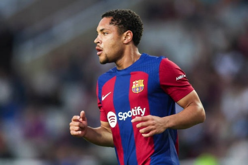 Thêm đội bóng sẵn sàng 'giải cứu' Roque khỏi Barca