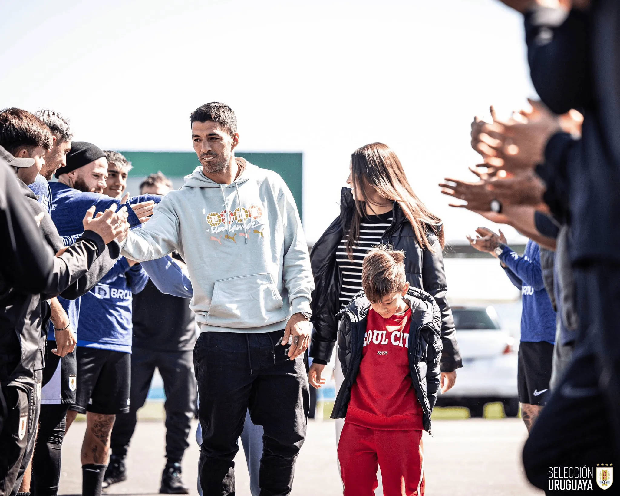 Suarez chia tay Uruguay: Chia tay ngôi nhà thứ hai và gia đình tôi