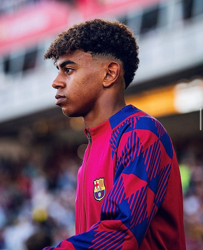 Youngest player ever to score in a Copa del Rey match.