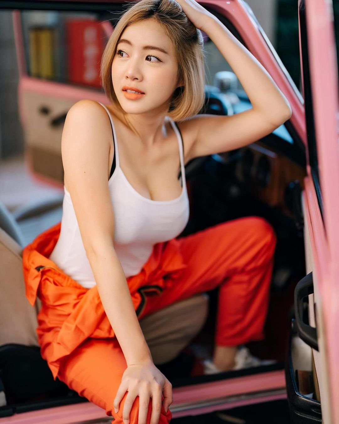 ฟ้า ชัชชญา พริตตี้ขวัญใจหนุ่ม ๆ เสิร์ฟความแซ่บเซตใหม่