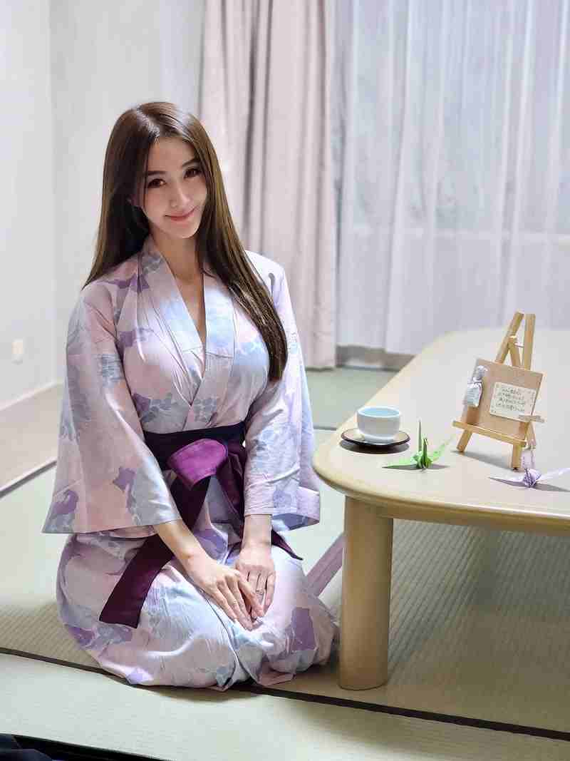 ลี่เล้ง พรวิภา นางแบบสาวสวย ปล่อยความแซ่บละลายใจหนุ่ม ๆ
