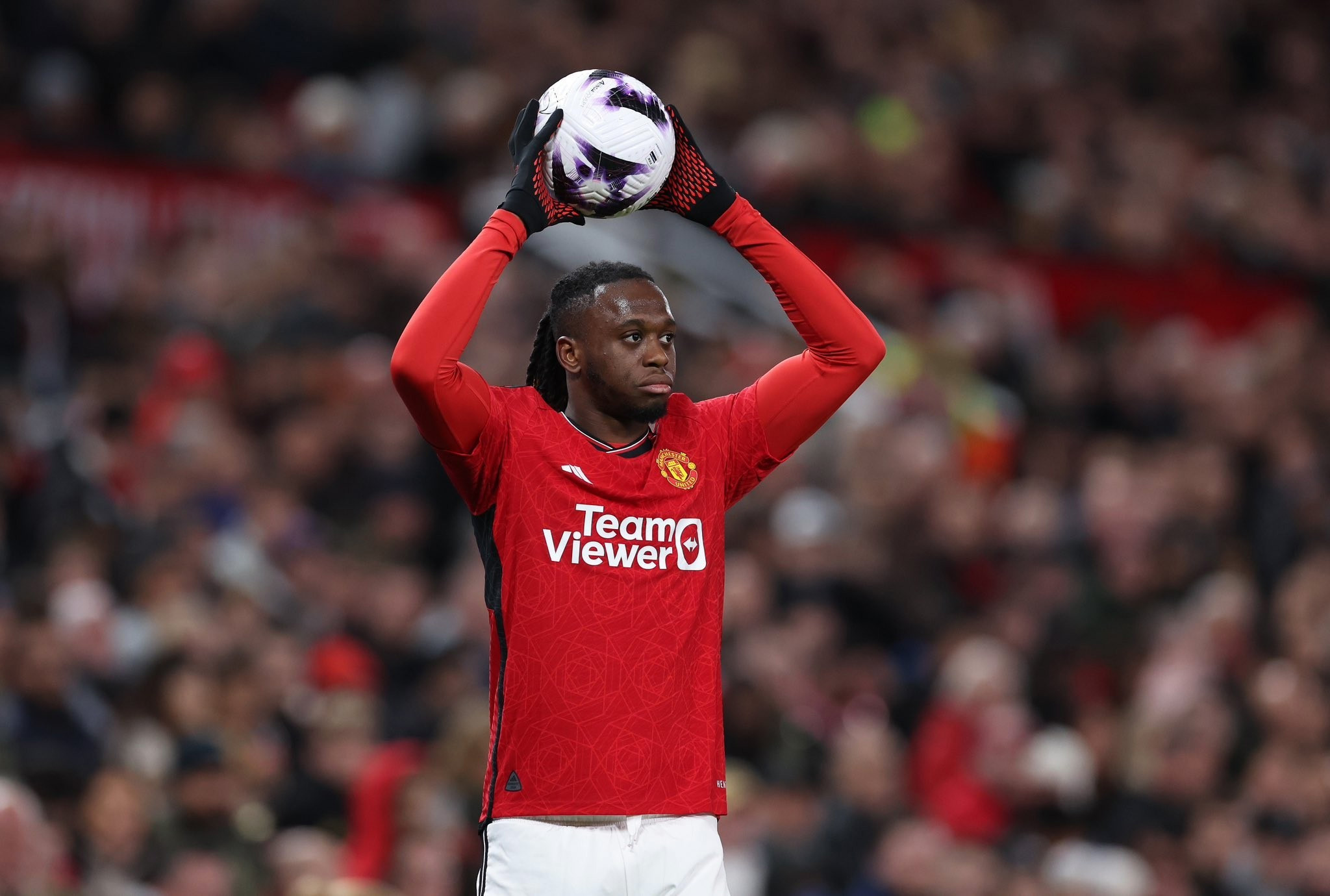 West Ham United ký hợp đồng với Wan-Bissaka