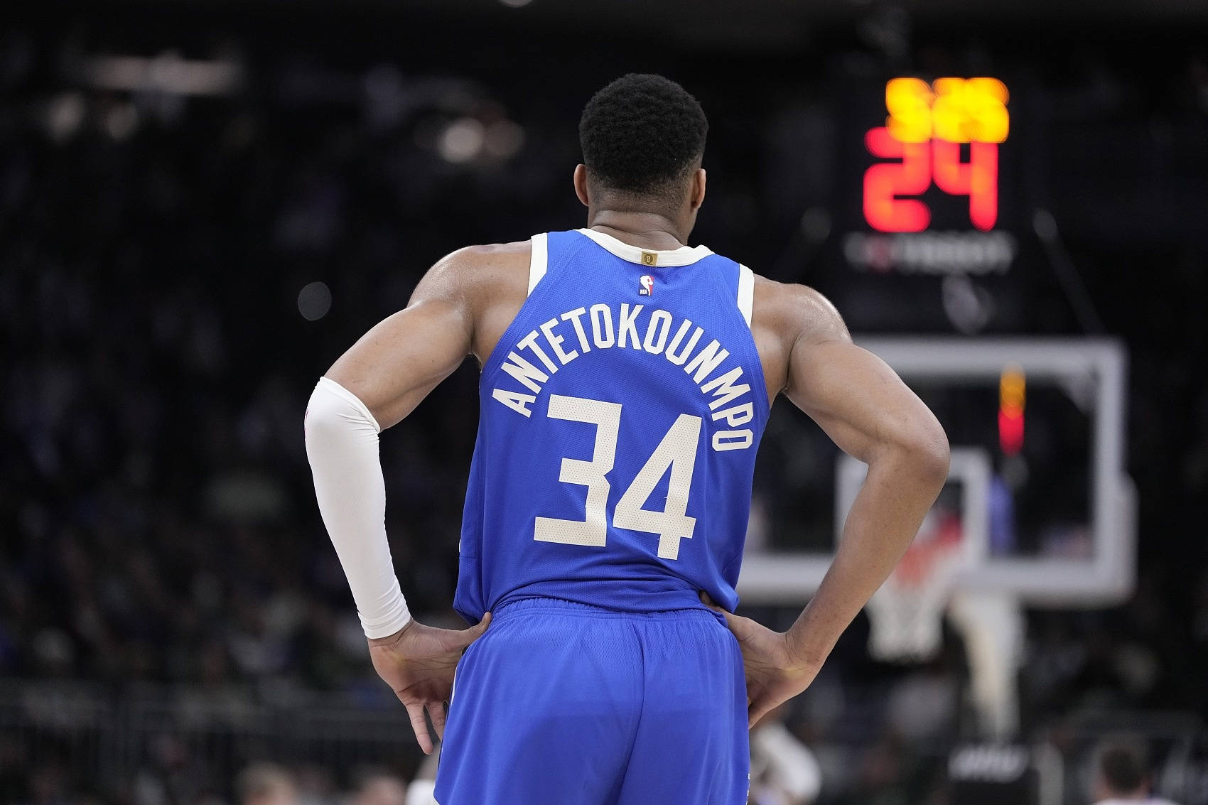 Bucks bị hạ gục trong những giây cuối và trải qua 3 trận thua liên tiếp