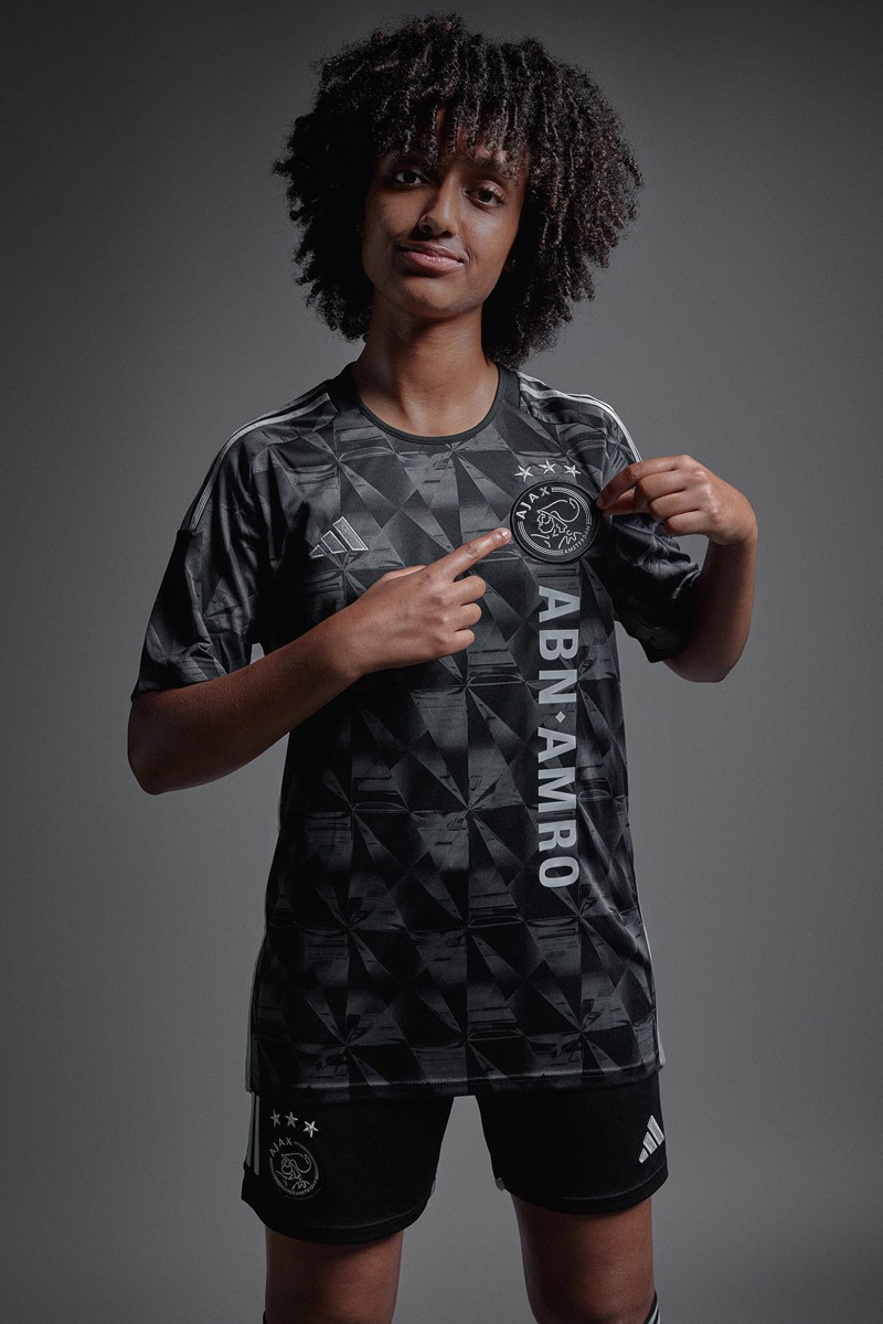 Áo Đấu Sân Khách Thứ Hai Của CLB Ajax 2023-24
