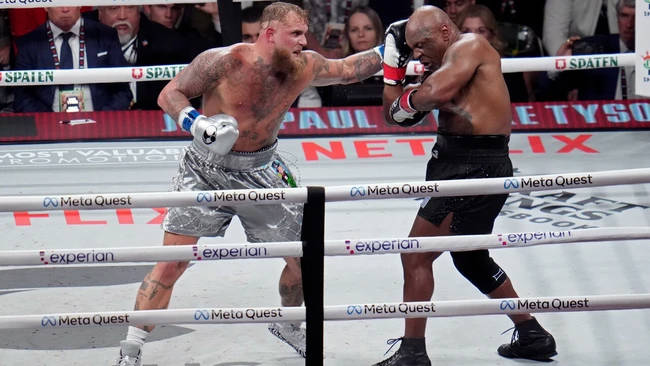 Võ sĩ Trương Đình Hoàng của Việt Nam đã đưa ra nhận xét về trận đấu giữa Jake Paul và Mike Tyson.