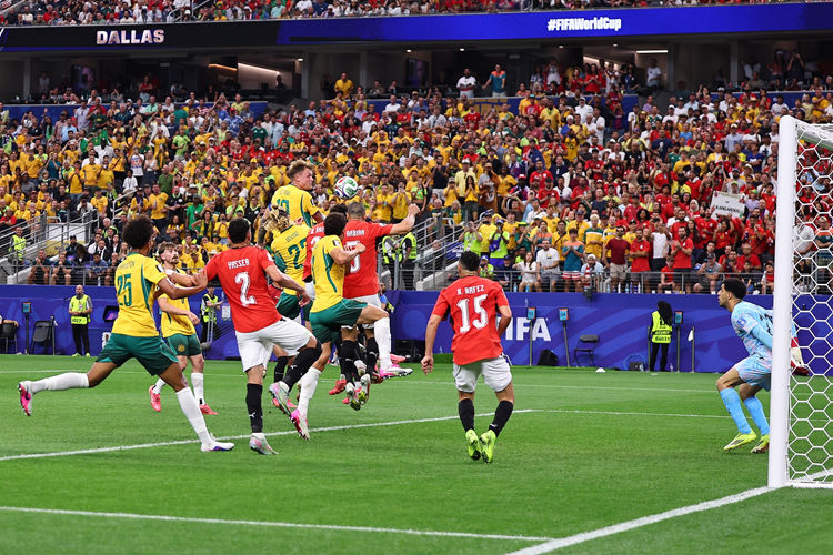 Ai Cập vào vòng 1/8: Thắng Australia 5-3 trên chấm 11m, đổi thủ môn phút 119 và thực hiện 4/4 quả penalty