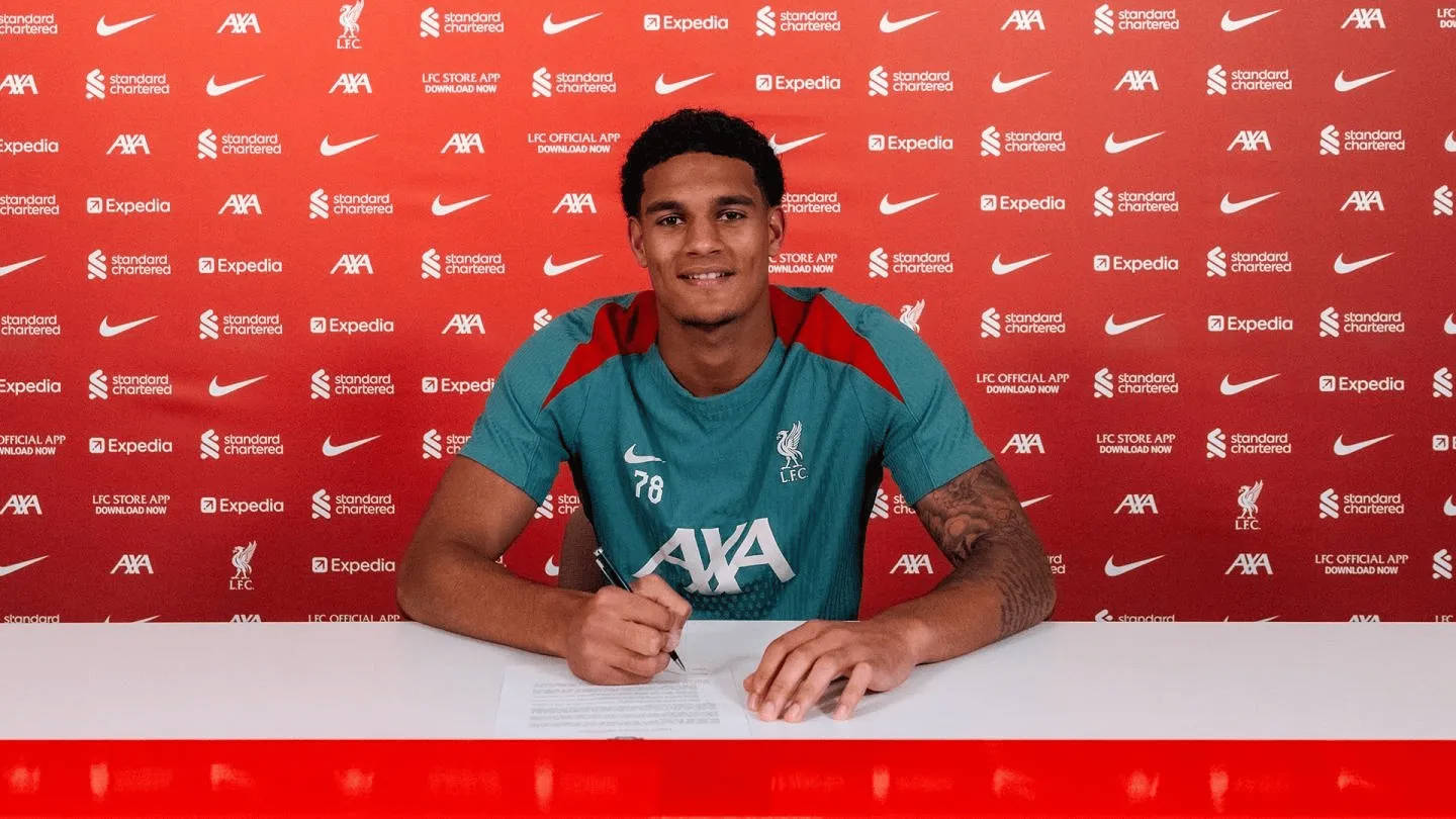 Liverpool: Gia hạn hợp đồng với trung vệ 21 tuổi người Anh Quansah thêm 5 năm