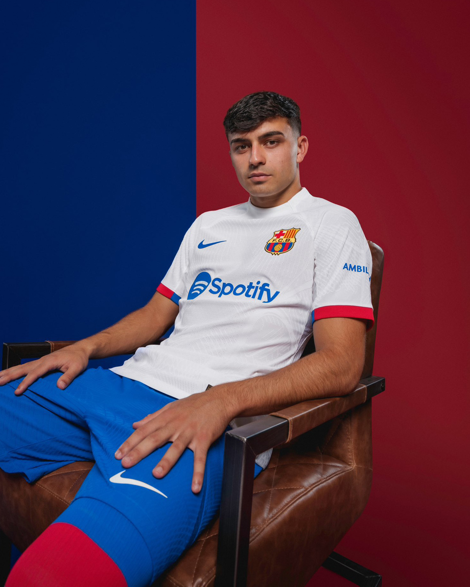 Áo Đấu Sân khách Của Barcelona 2023-24