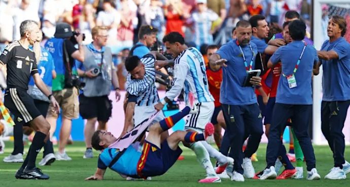 Chaotic Scenes Mar 2026 World Cup Final as Argentina's Paredes Sent Off