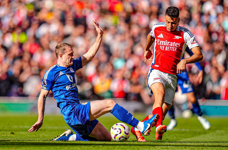 Kết quả Ngoại Hạng Anh: Arsenal 4-2 Leicester City