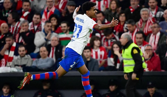 Youngest player ever to score in a Copa del Rey match.