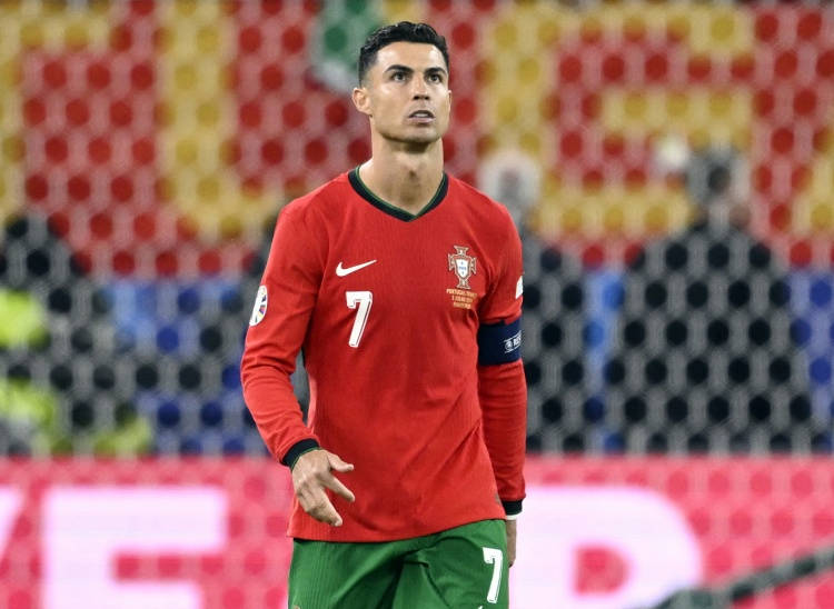CR7: