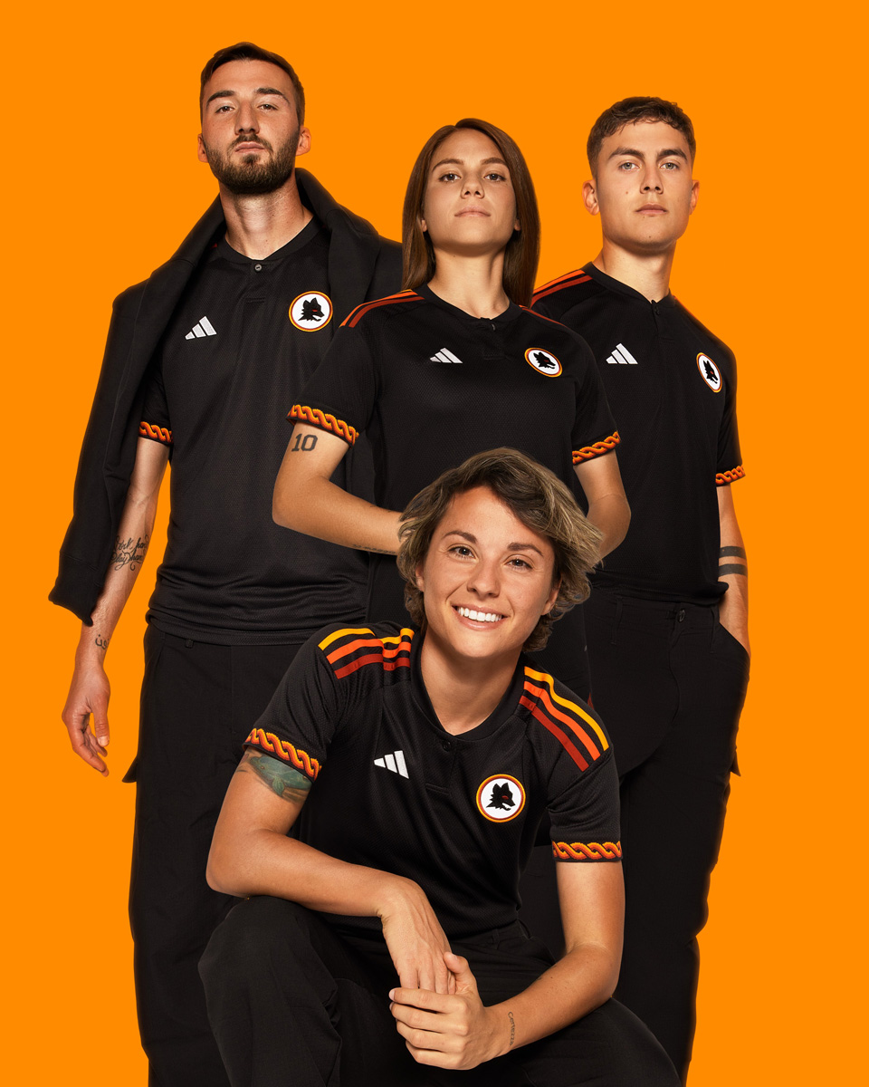 Áo sân khách thứ hai của AS Roma 2023-24