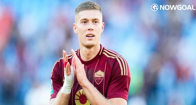 Leeds United and West Ham Compete to Sign Artem Dovbyk as AS Roma Opens Transfer Door