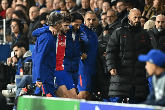 L'Équipe: Kvaratskhelia Suspected of ACL Rupture; Those Close to Him Describe the Situation as Bleak