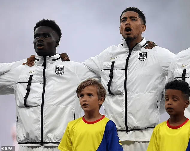 FA xuất vốn 25.000 giúp cảnh sát Anh chính thức điều tra vụ phân biệt đối xử giữa Saka và Bellingham