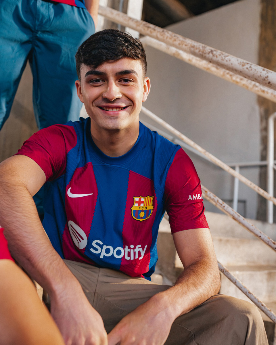 Áo Đấu Sân Nhà Barcelona 2023-24