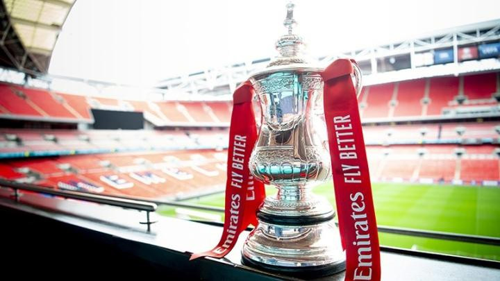 Nhìn lại Pháo thủ và Quỷ đỏ đối đầu ở FA Cup trong 20 năm qua: Lehmann cản phá quả phạt đền quyết định, Ferguson bố trí sơ đồ bảy hậu vệ