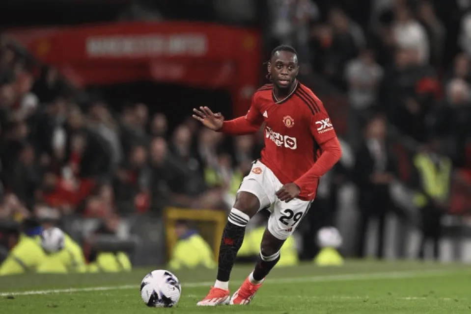 West Ham United chuyển sang theo đuổi Wan-Bissaka, Man Utd giảm rao giá xuống 10-15 triệu bảng
