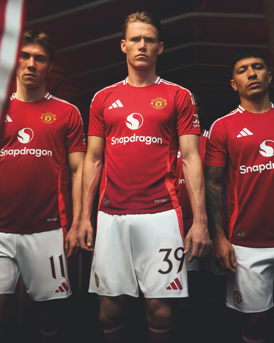 Áo đấu sân nhà của Manchester United cho mùa giải 2024-25