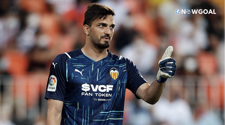 Liverpool considering £35m move for Valencia goalkeeper Giorgi Mamardashvili