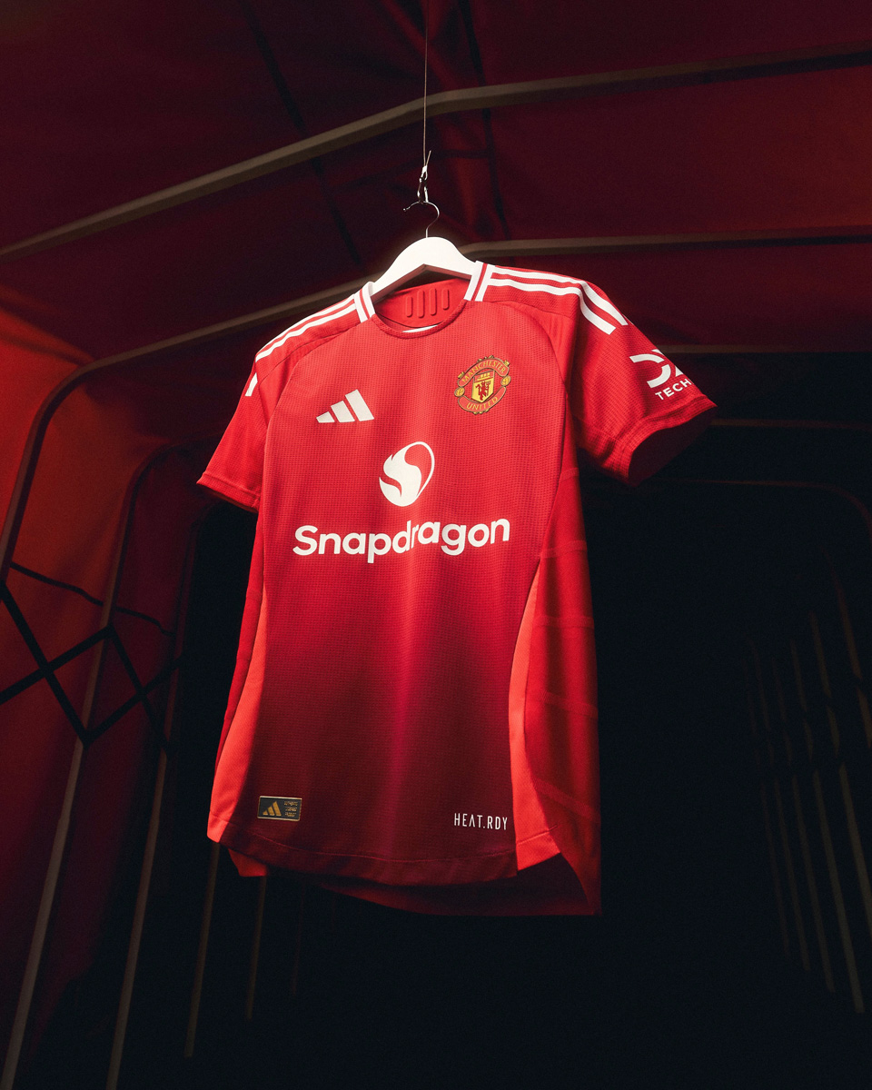 Áo đấu sân nhà của Manchester United cho mùa giải 2024-25