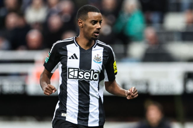 Liverpool sẽ chỉ đưa ra lời đề nghị chính thức cho Isaac nếu Newcastle bày tỏ mong muốn bán