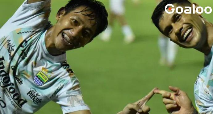 Persib Bandung Crushes Semen Padang 4-1, Bojan Hodak Reveals the Key to Revival