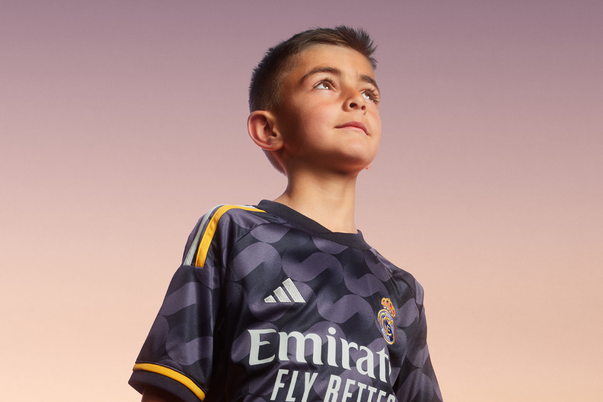 Áo Đấu Sân Khách Của Real Madrid 2023-24