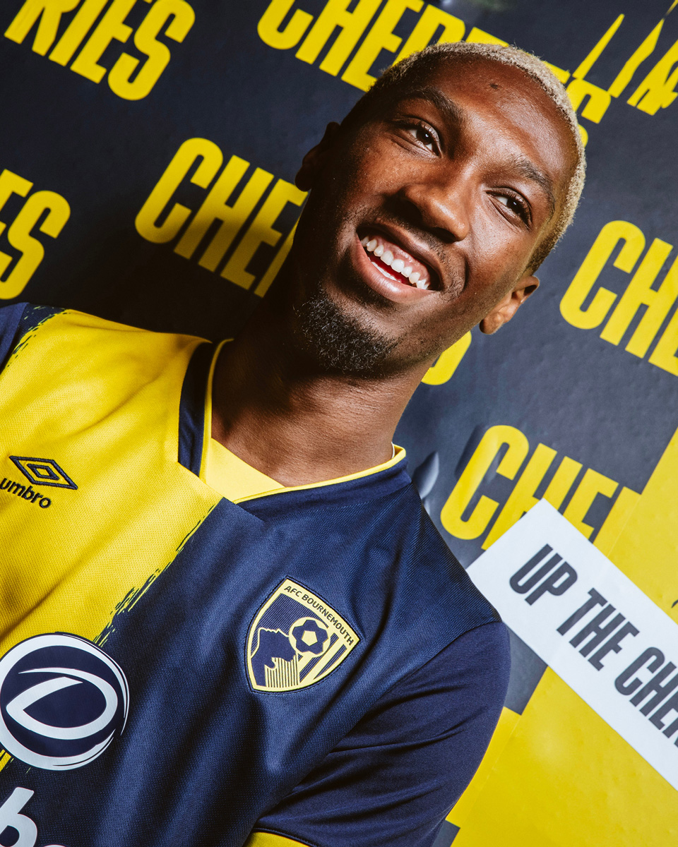 Áo Đấu Sân Khách Thứ Hai Của Bournemouth 2023-24