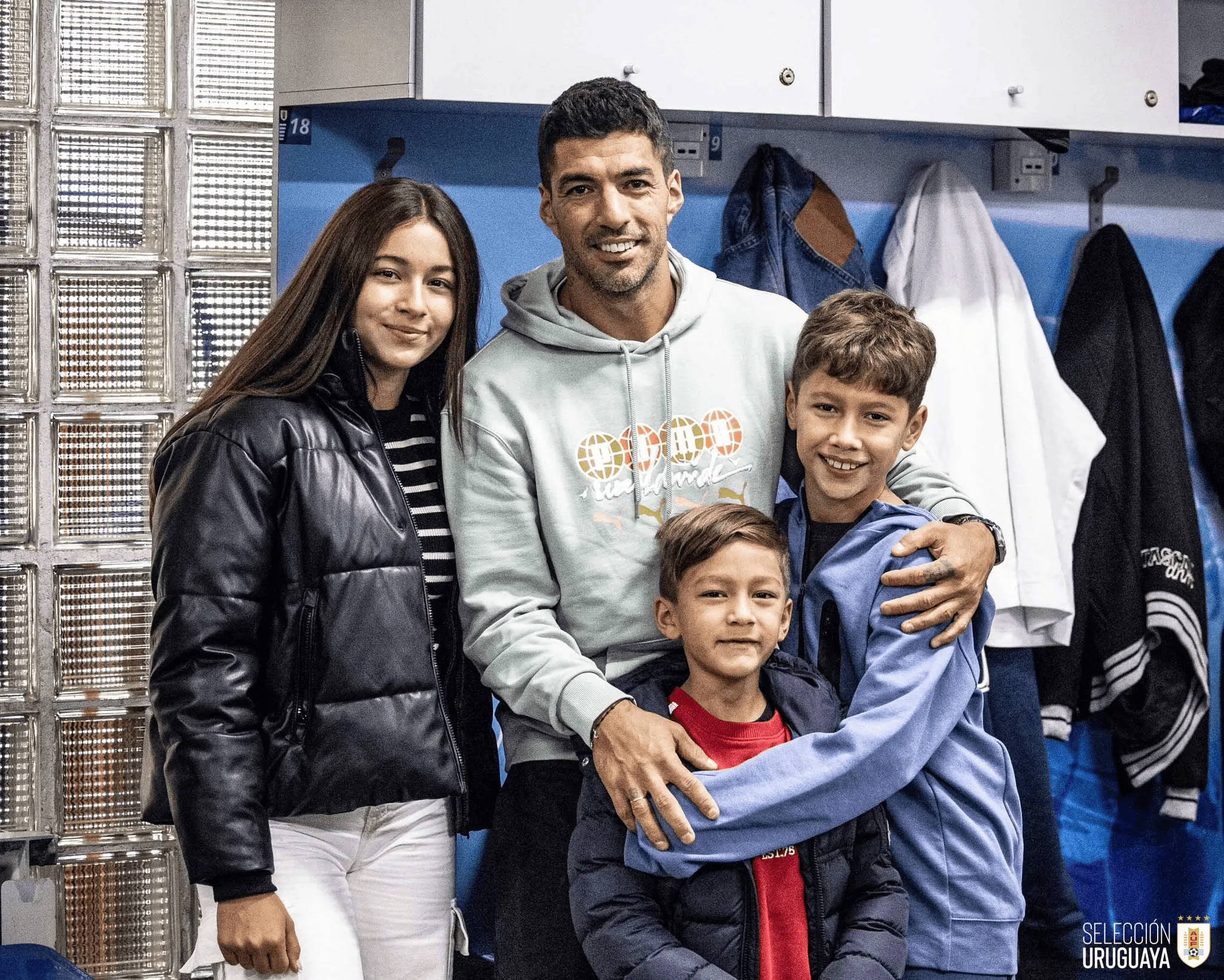 Suarez chia tay Uruguay: Chia tay ngôi nhà thứ hai và gia đình tôi