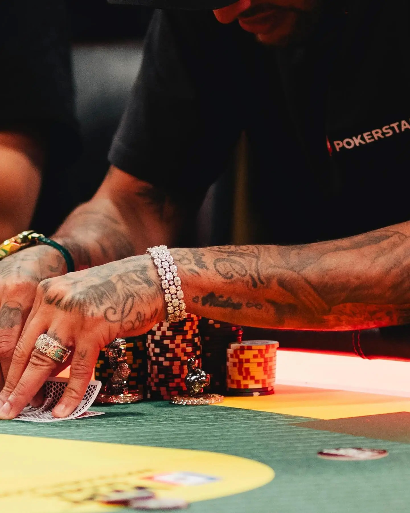 Từ Los Angeles đến Las Vegas! Neymar đăng ảnh ở Mỹ: chơi bài Poker, gặp bạn bè, xem bóng đá