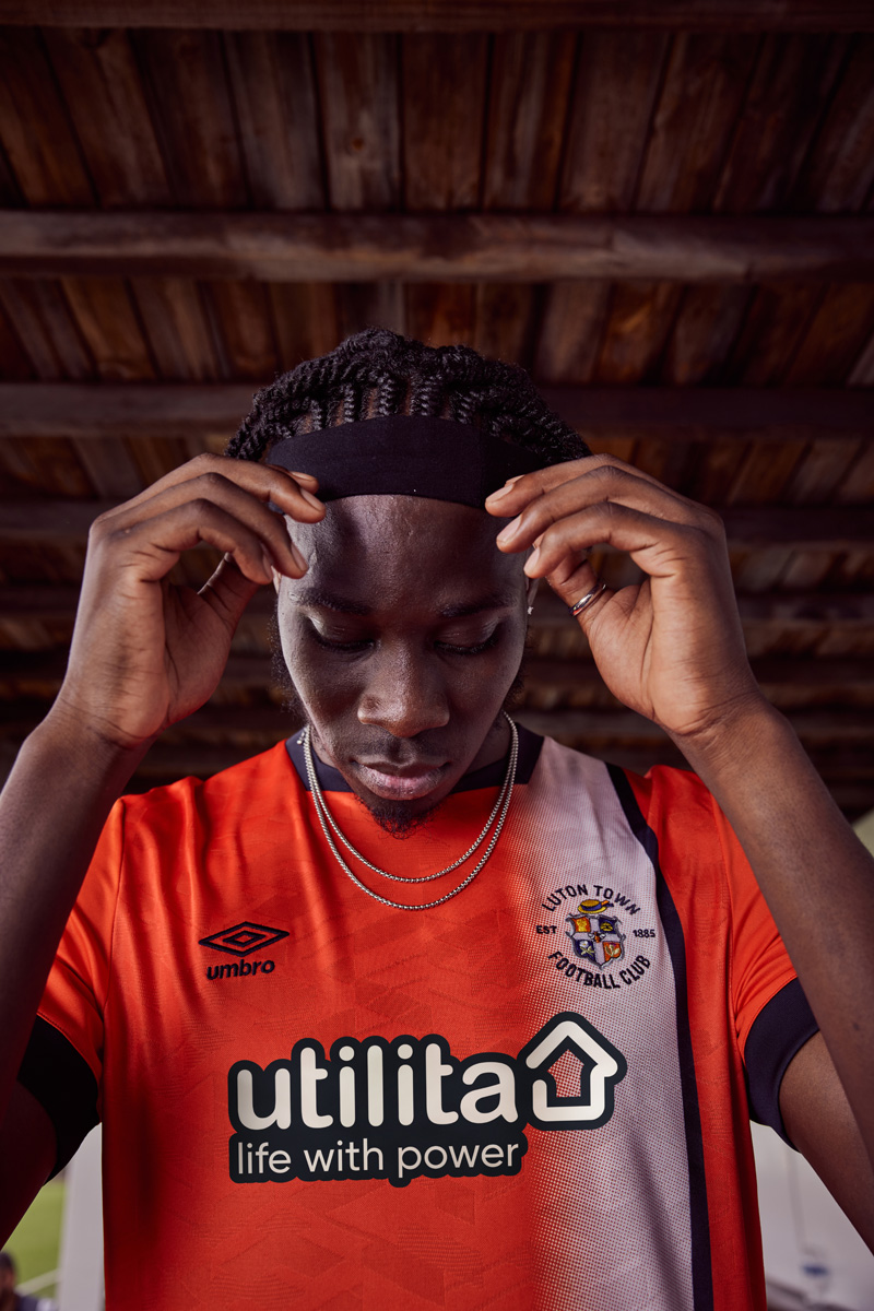 Áo Đấu Sân Nhà Của Luton Town 2023-24