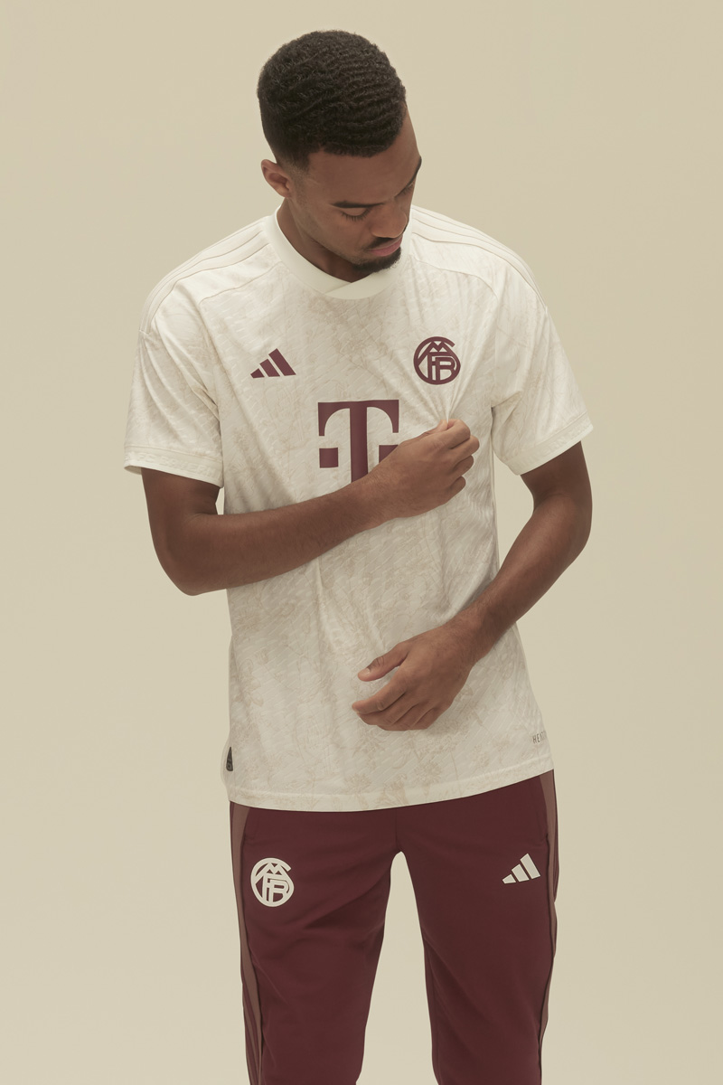 Áo Đấu Sân Khách Thứ Hai Của Bayern Munich 2023-24