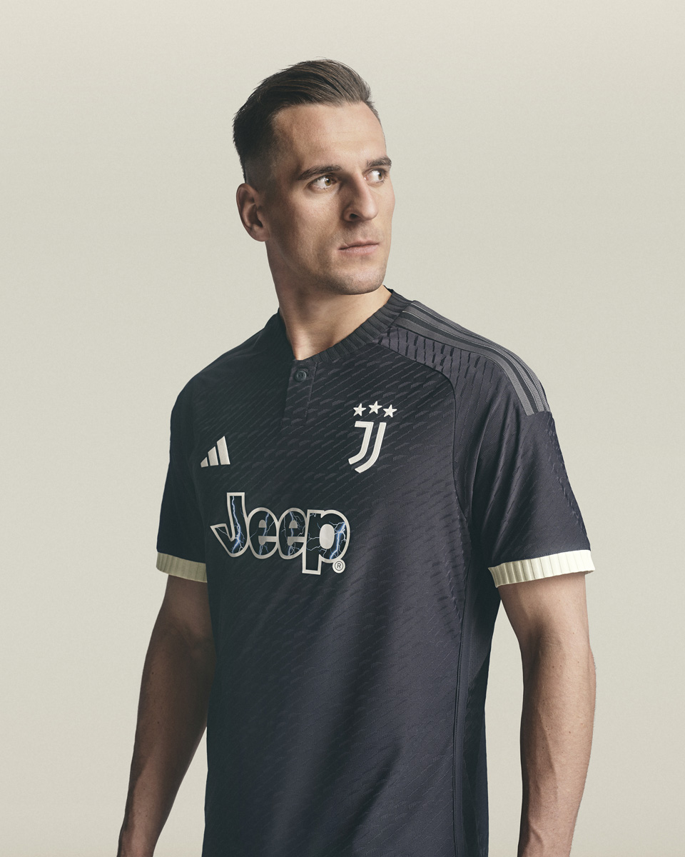 Áo Đấu Sân Khách Thứ Hai Của Juventus 2023-24