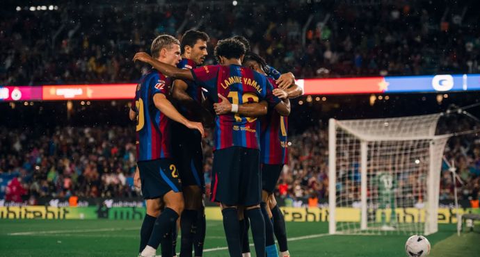 Raphinha Hat-Trick Inspires Brilliant Barcelona to 7-2 Rout of Racing Santander