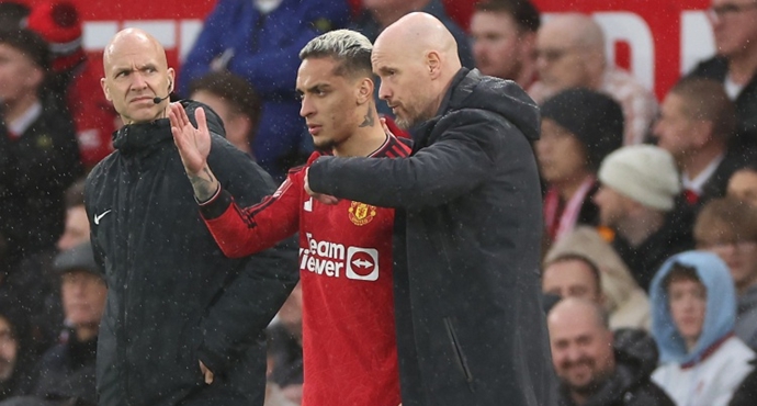 ไปกับเทนฮากหรือเปล่า talkSPORT: แอนโทนี่ ได้รับแจ้งว่าสามารถย้ายออกจากทีมได้ในเดือนมกราคม