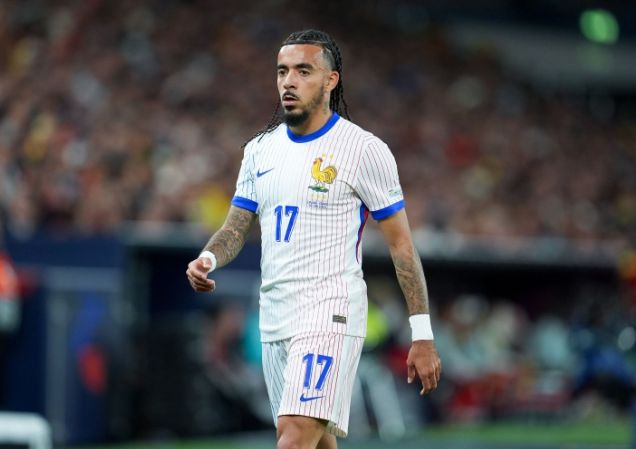 Gustavo: Hiệp 1 chậm, Deschamps yêu cầu tăng tốc chuyền bóng