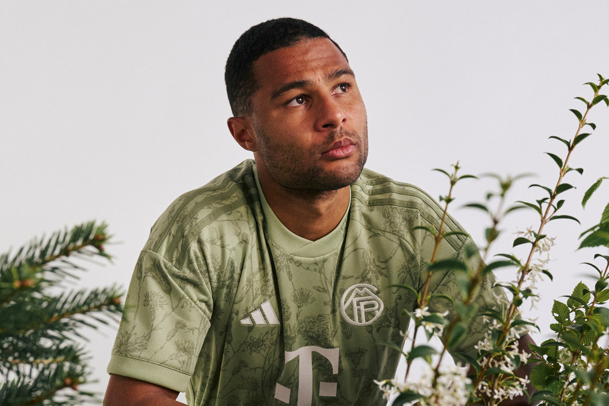 Áo đấu đặc biệt Oktoberfest của Bayern Munich 2023/24