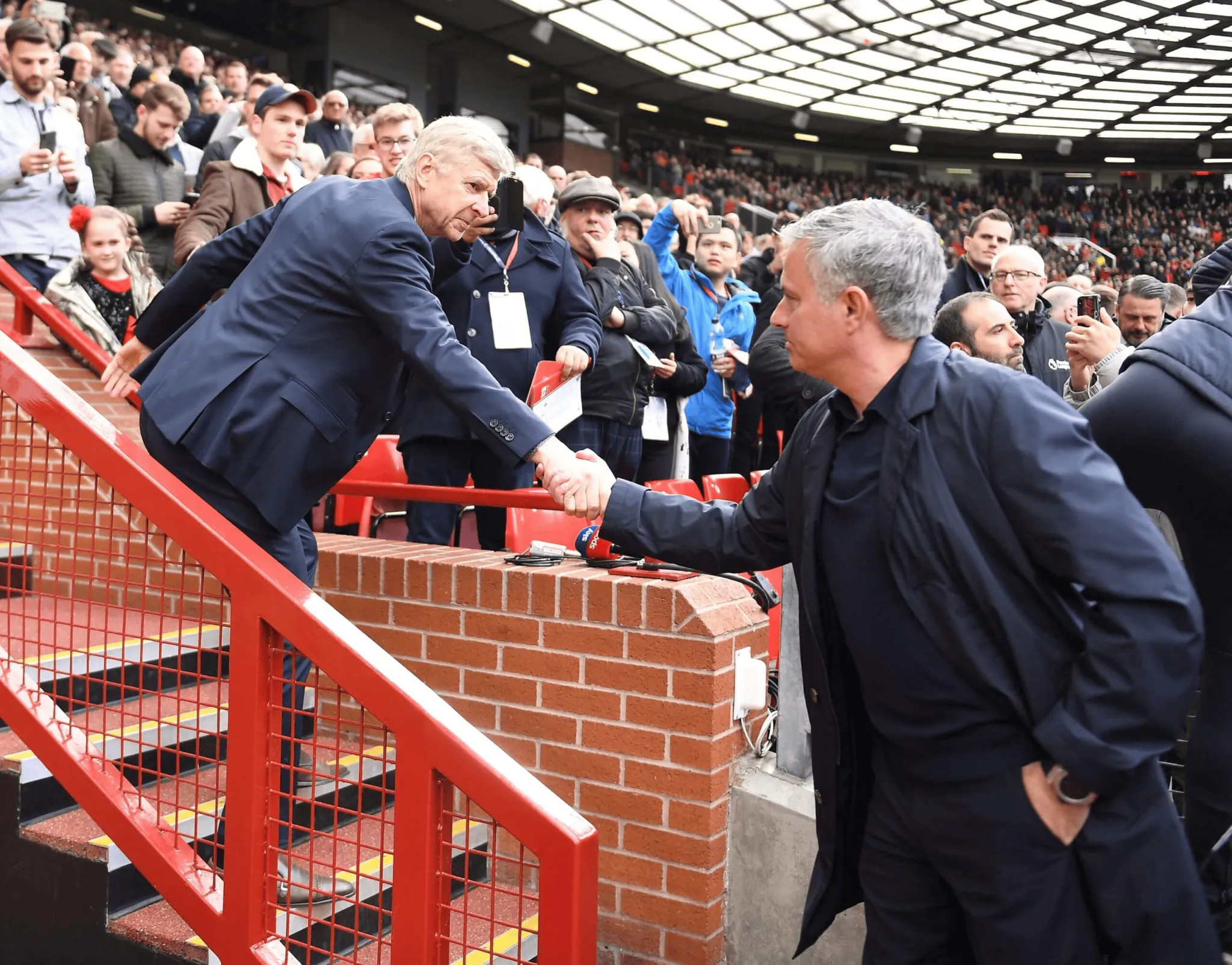 Amorim từng sang Manchester United thực tập vào năm 2017, học hỏi kinh nghiệm dưới sự hướng dẫn của Mourinho