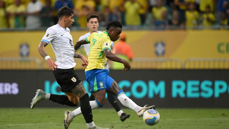 ความทุกข์ของ Vini Jr. กับ Selecao ยังคงดำเนินต่อไปในเกมที่อุรุกวัยเสมอกันอย่างไม่น่าประทับใจ