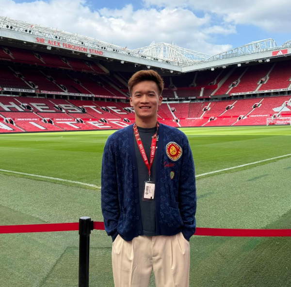 Hoàng Đức 'cập bến' Old Trafford