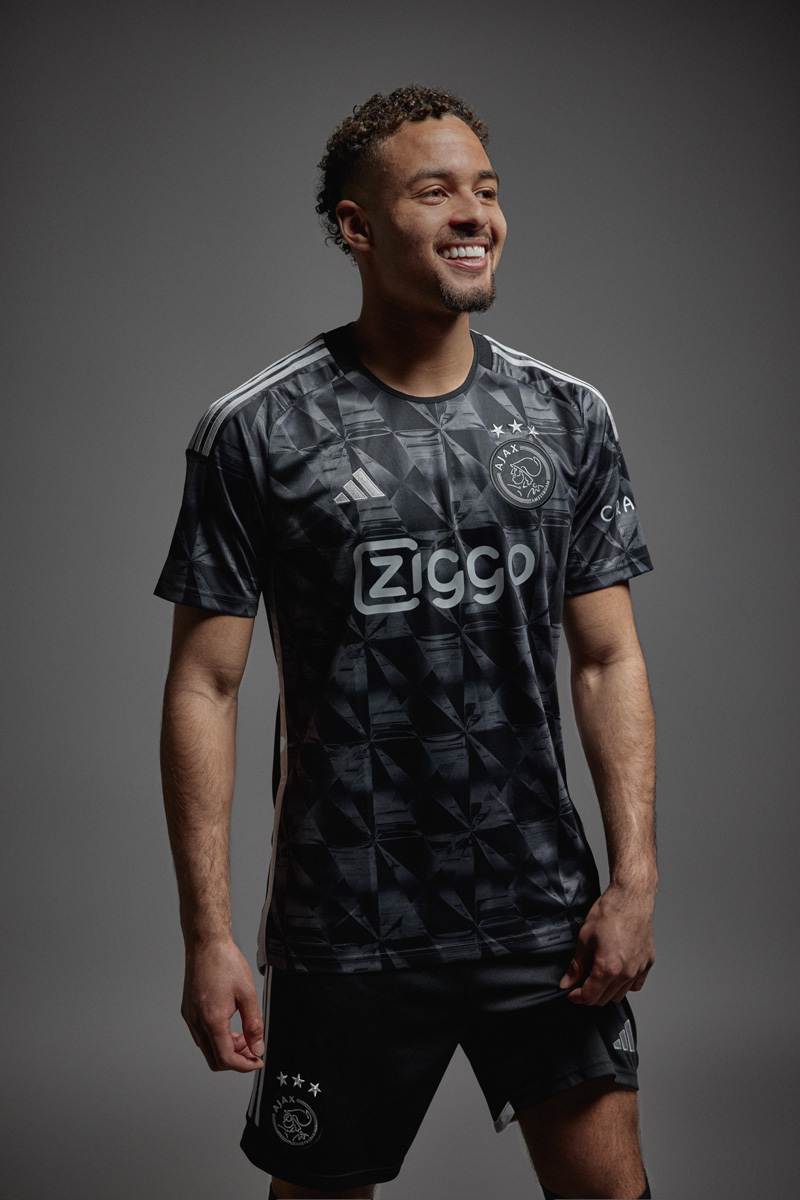 Áo Đấu Sân Khách Thứ Hai Của CLB Ajax 2023-24