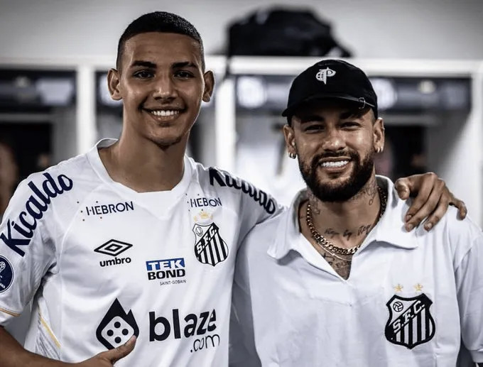 Tiền đạo Washington của Chelsea muốn trở về Brazil để chơi bóng cùng Neymar, dự kiến được đồng ý cho mượn vào ngày 4/2