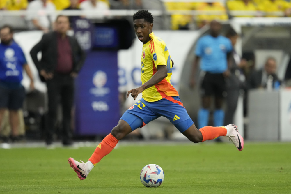 Arsenal, Man Utd tranh nhau chữ ký của Yaser Asprilla