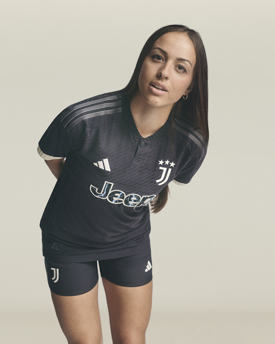 Áo Đấu Sân Khách Thứ Hai Của Juventus 2023-24