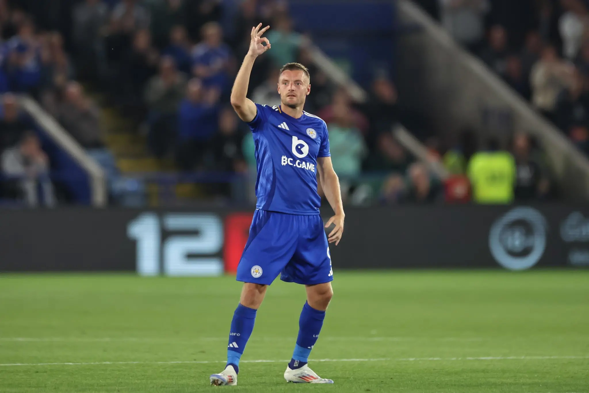 Vardy đã ghi 8 bàn ở các vòng 1 Premier League, chỉ đứng sau Salah với 9 bàn